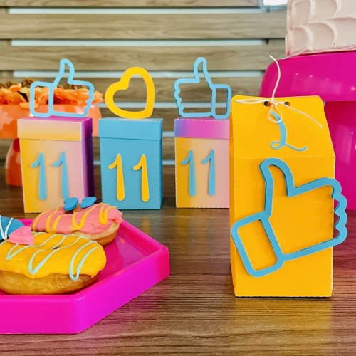 Decoração de festa Laranja, pink e Azul — Festaria