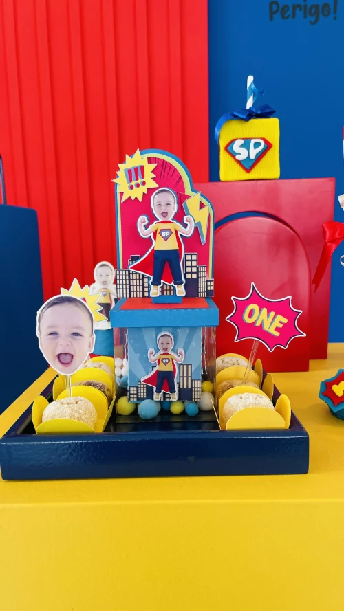 Decoração de festa Super Heróis personalizados — Festaria